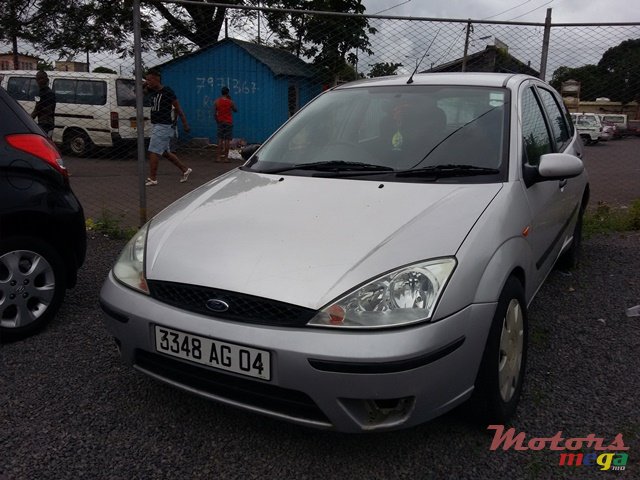 2004' Ford Focus photo #1