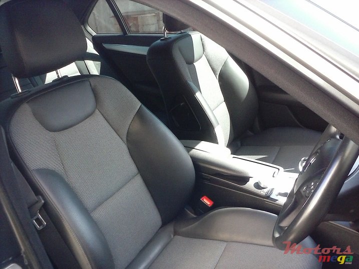 2010' Mercedes-Benz C-Class AMG Pack photo #4