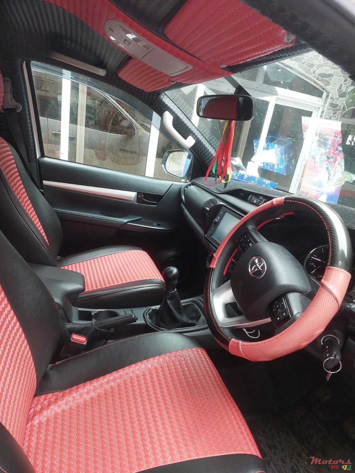 2022' Toyota Hilux photo #6