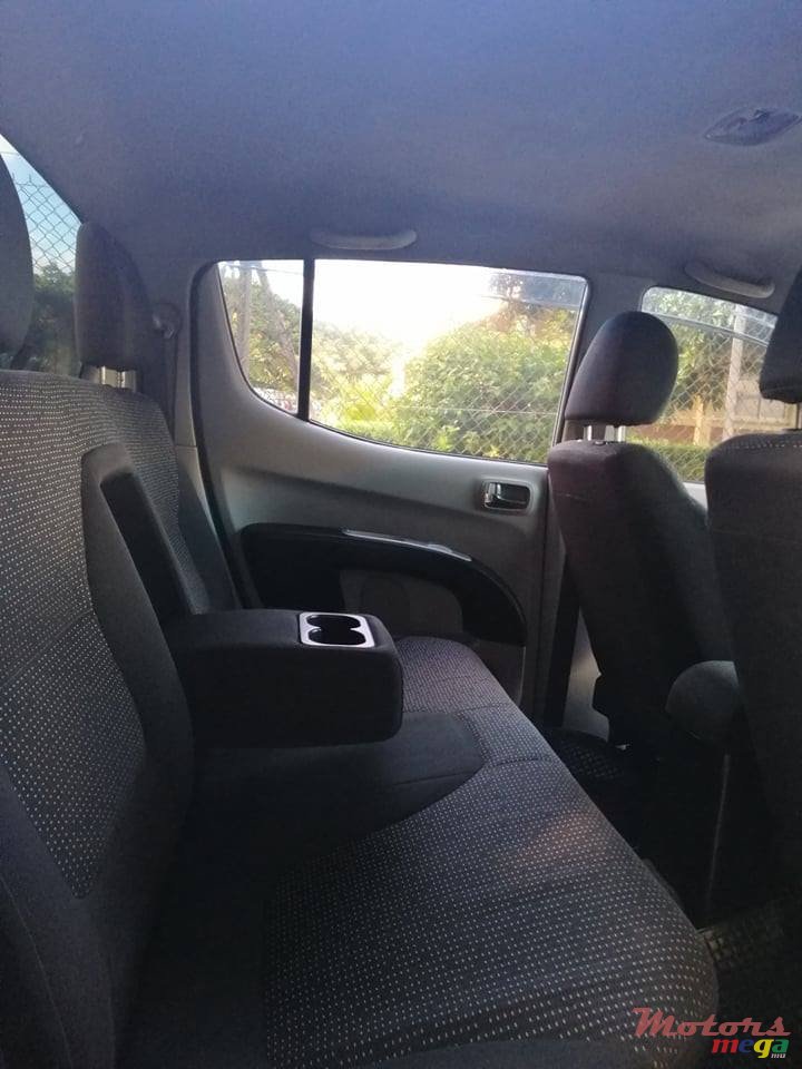 2010' Mitsubishi photo #3