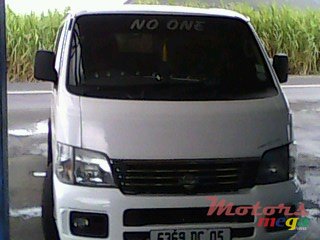 2005' Nissan Urvan photo #1