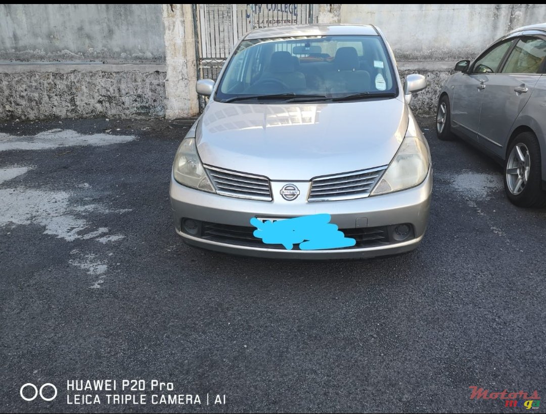 2005' Nissan Tiida photo #3