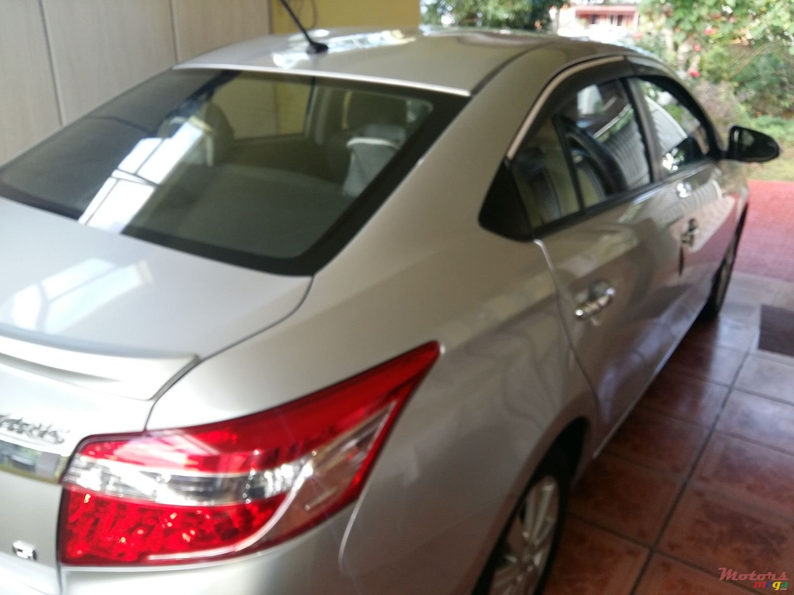 2014' Toyota Yaris photo #2