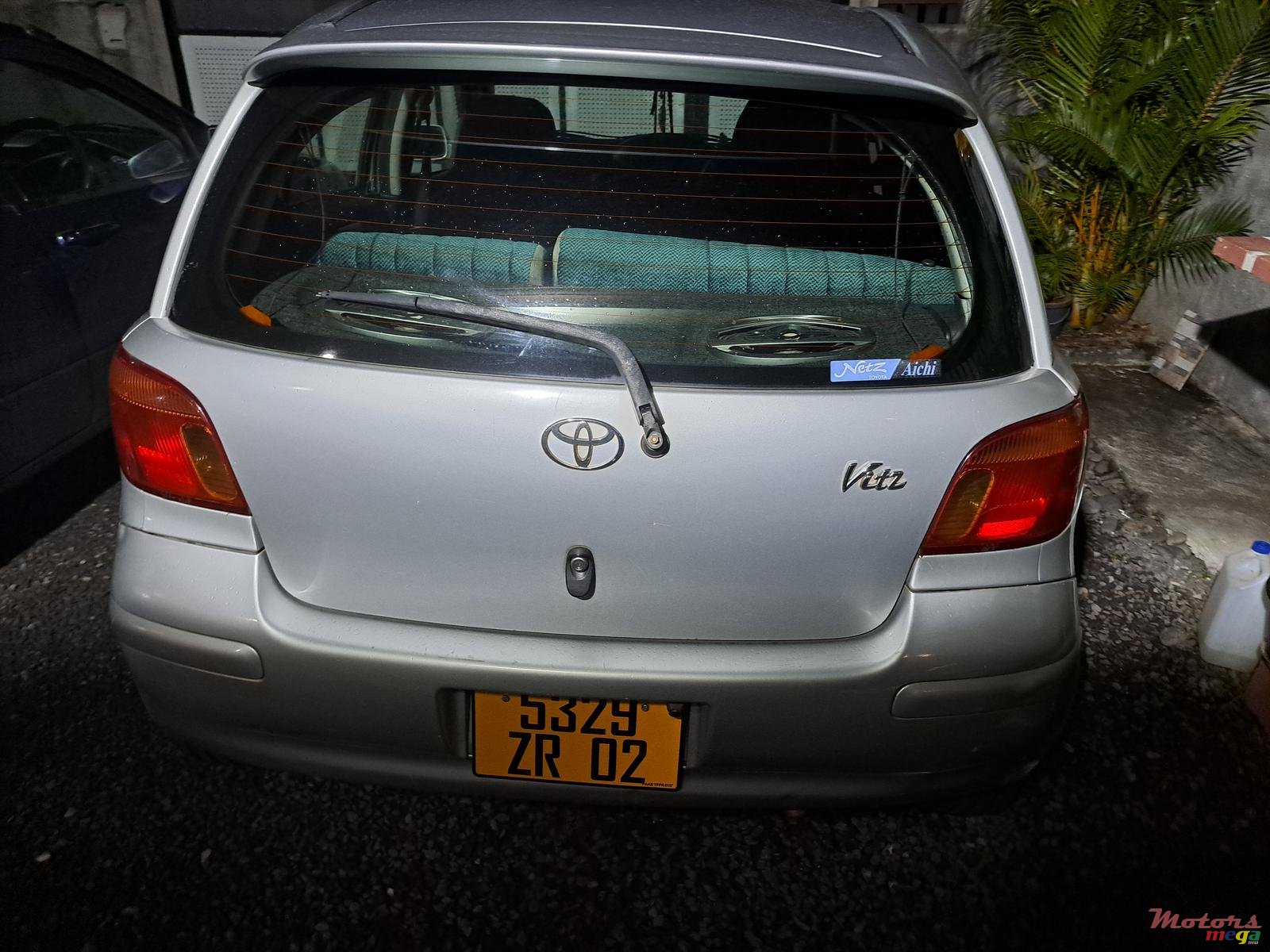 2002' Toyota Vitz photo #5