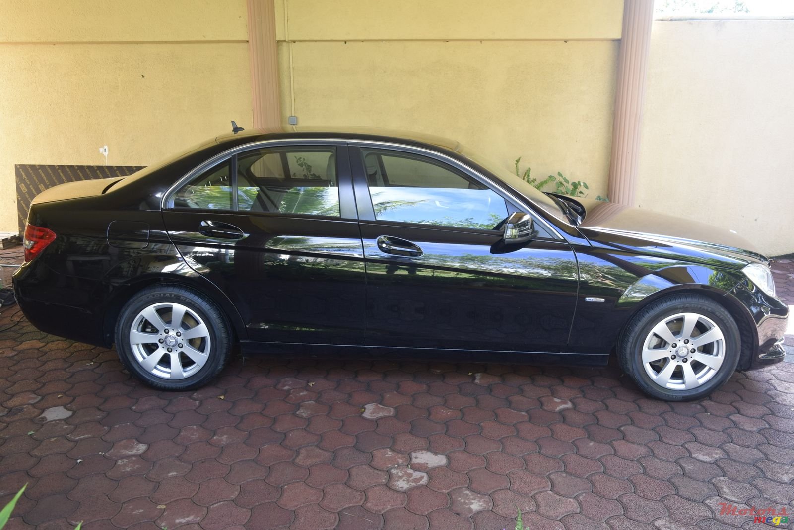 2012' Mercedes-Benz C-Class photo #3