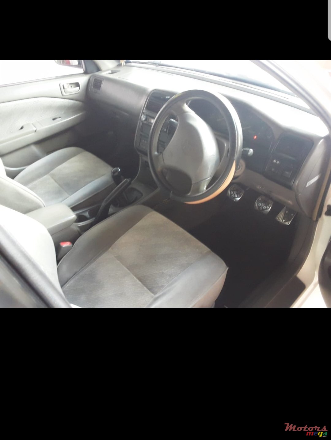 1999' Toyota Premio photo #5