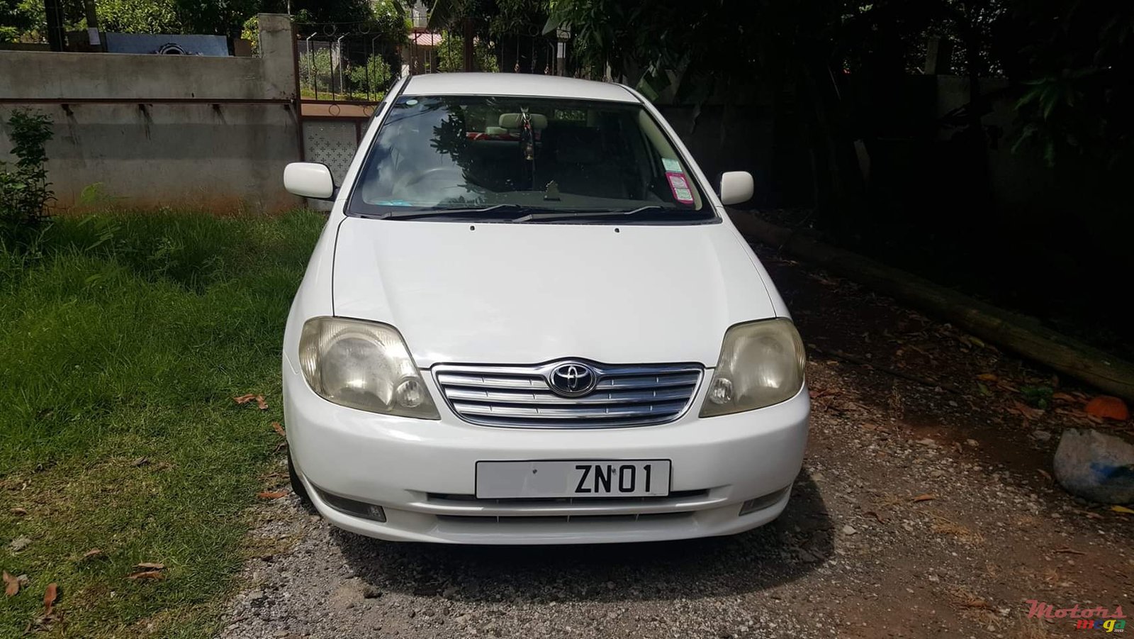 2001' Toyota Corolla photo #1