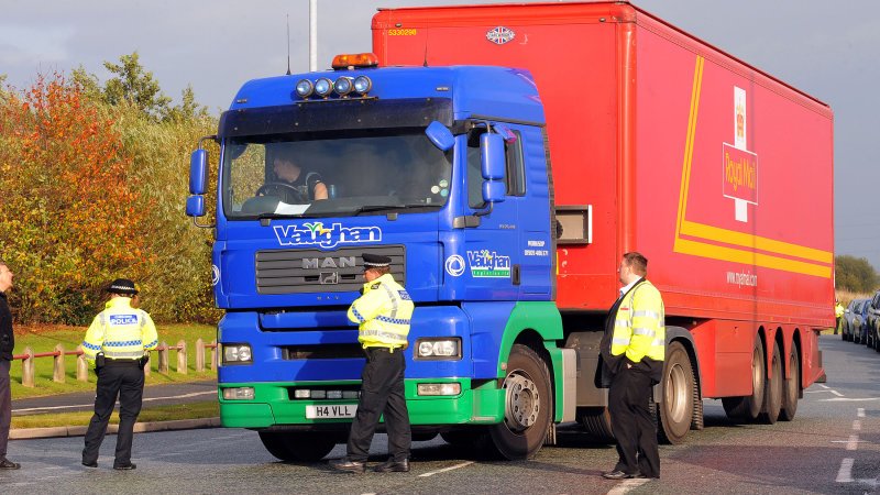Police in England Using Unmarked Semi to Catch Texting Drivers