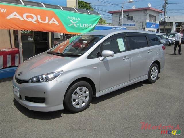 2011' Toyota Wish S photo #1