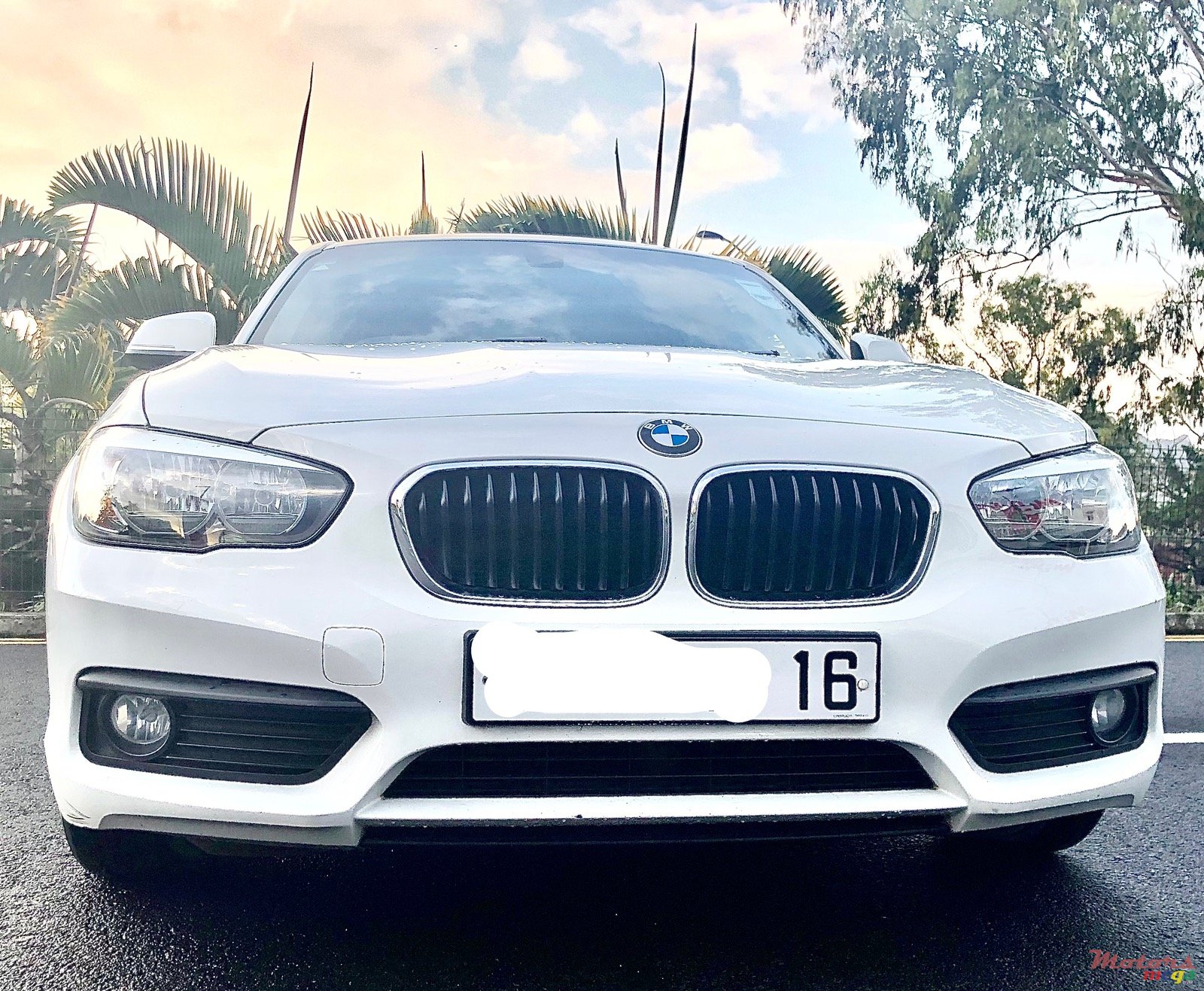 2016' BMW 1 Series 116d Efficiency Dynamics photo #1