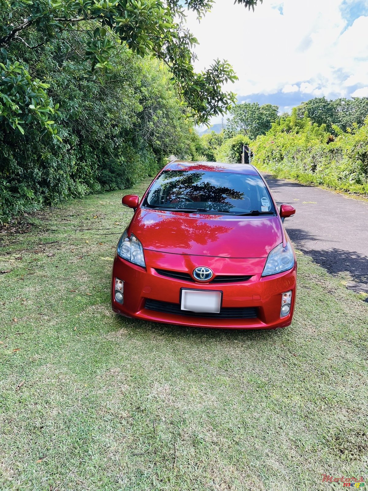 2011' Toyota Prius photo #2