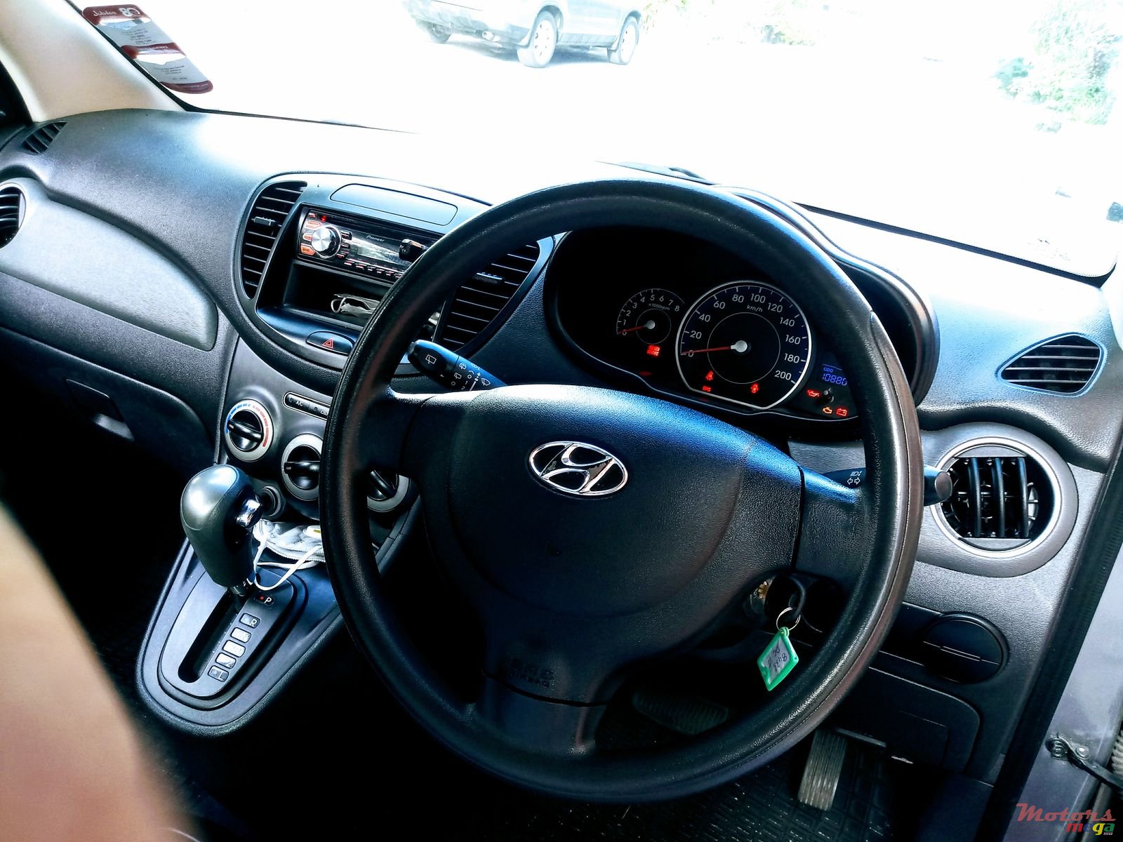 2015' Hyundai i10 Dorigine photo #4