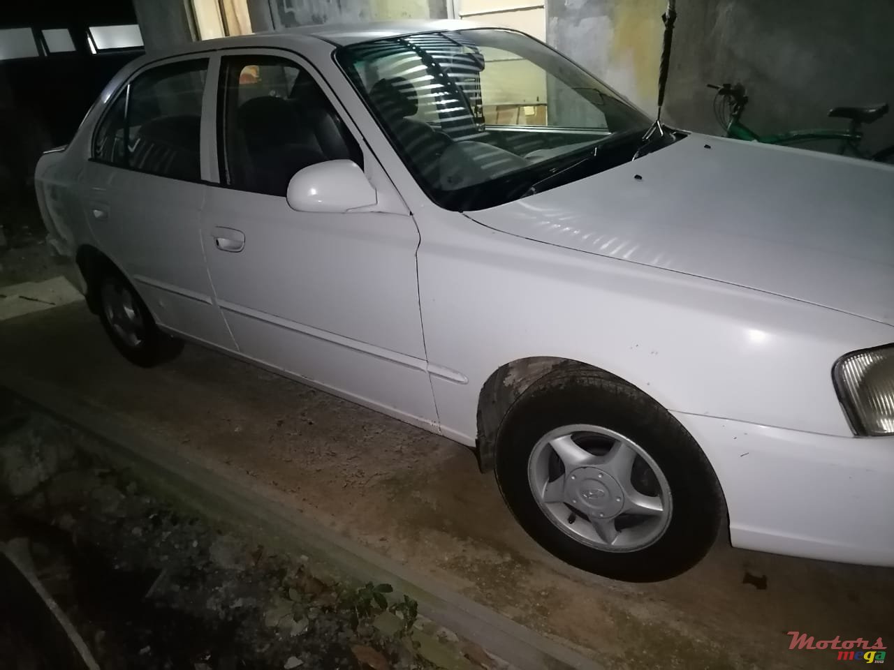 2001' Hyundai Accent photo #7