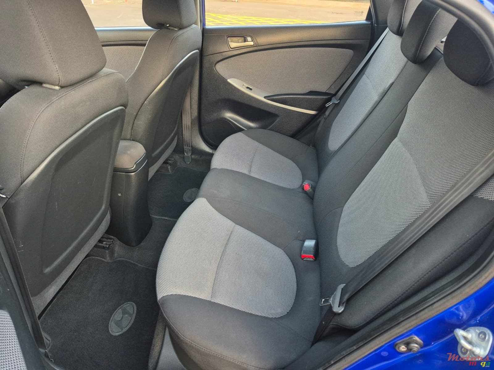 2011' Hyundai Accent Automatic photo #6