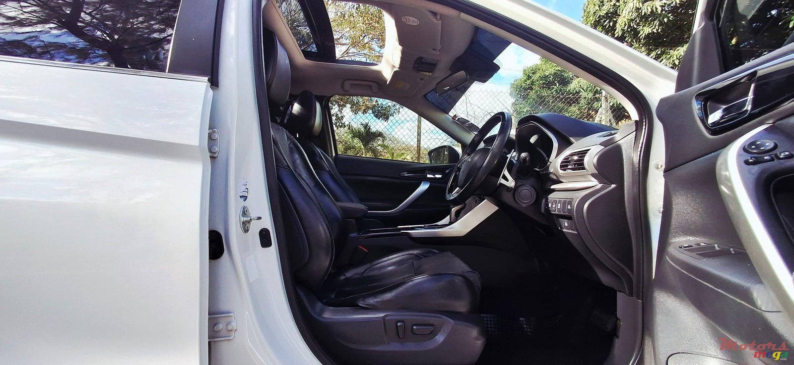 2018' Mitsubishi Excel photo #2