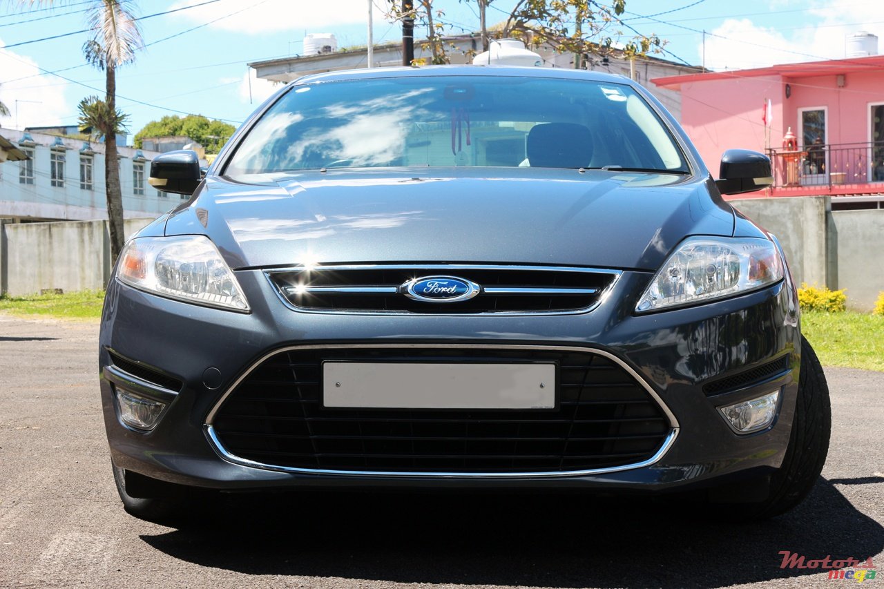 2011' Ford Mondeo photo #3