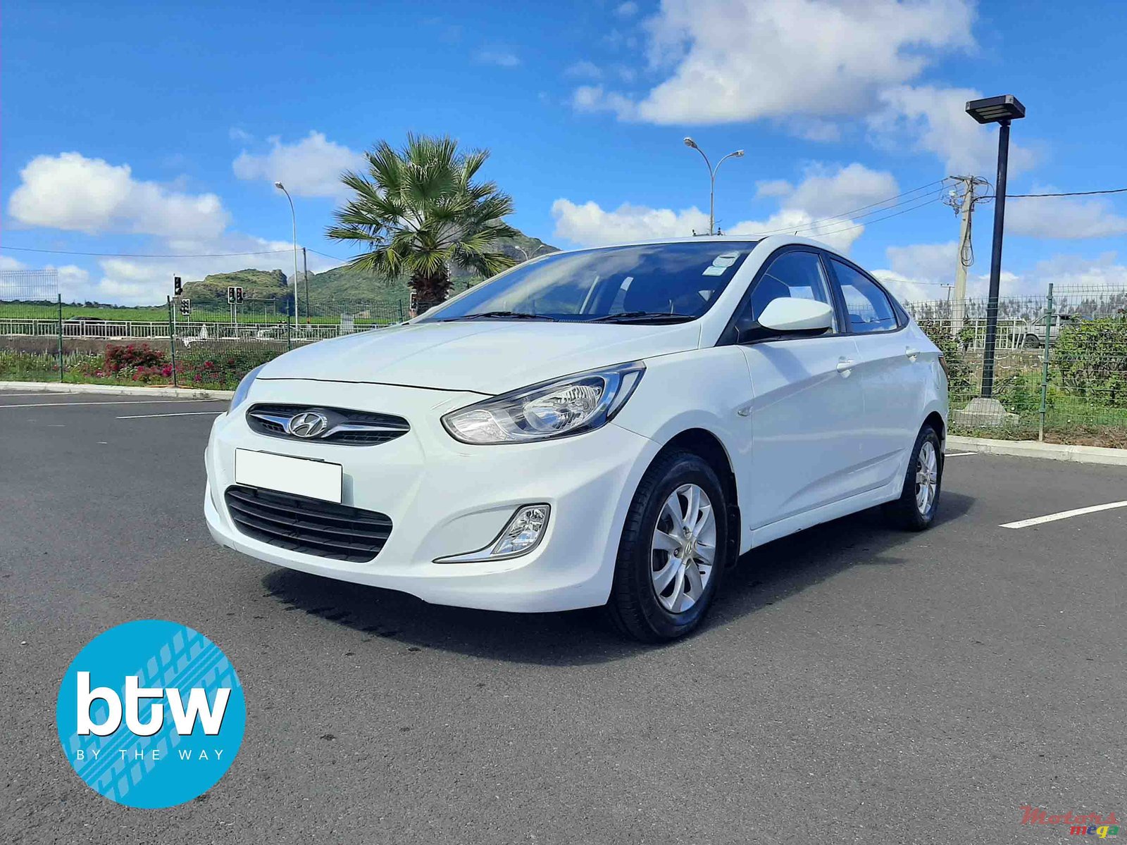 2014' Hyundai Accent photo #2