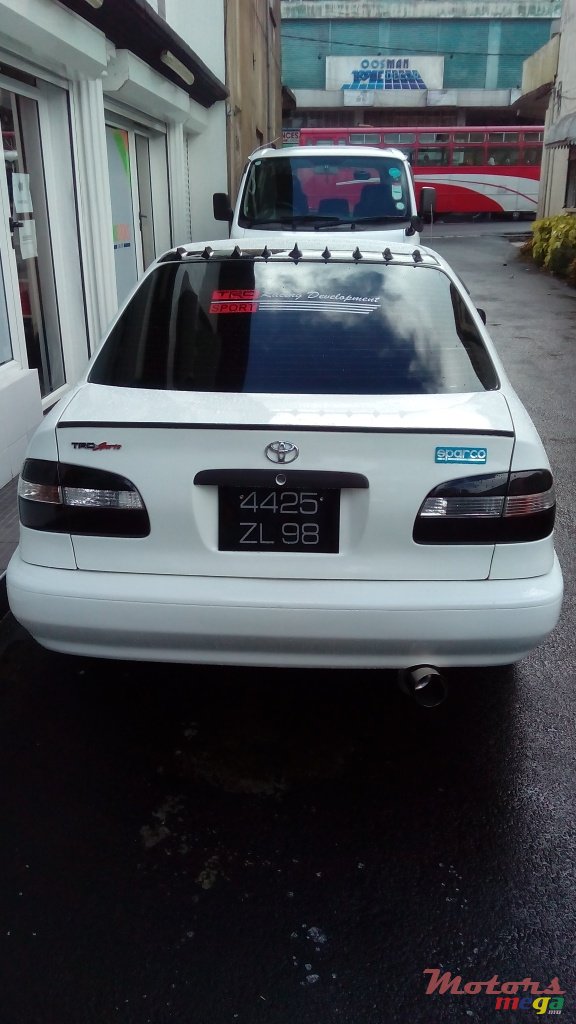 1998' Toyota Corolla Saloon photo #2