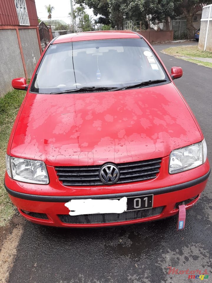 2001' Volkswagen Polo photo #1