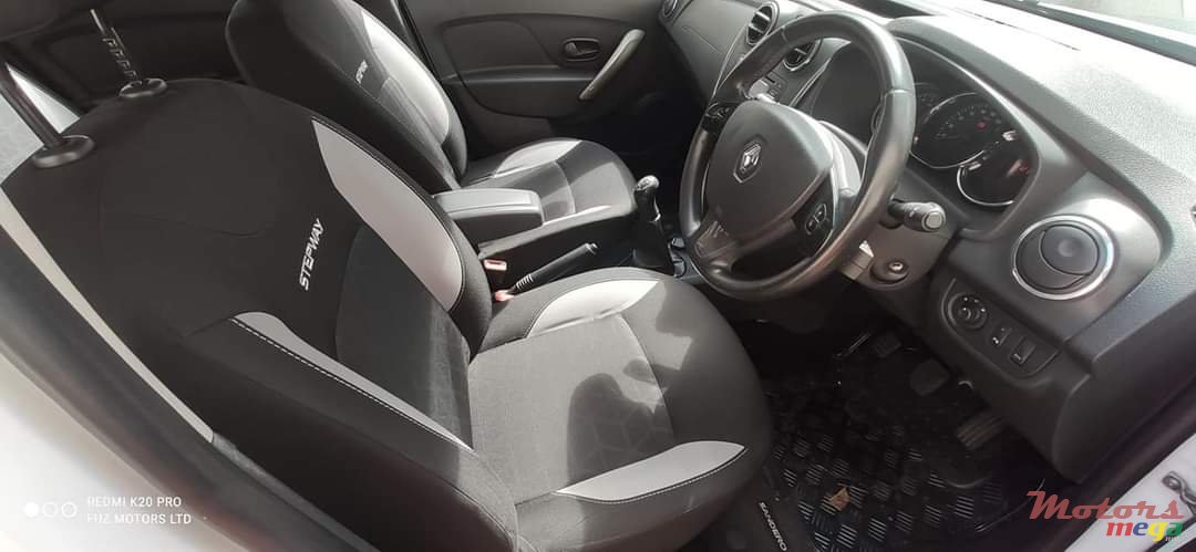 2015' Renault Sandero Full options Stepway Turbo photo #3
