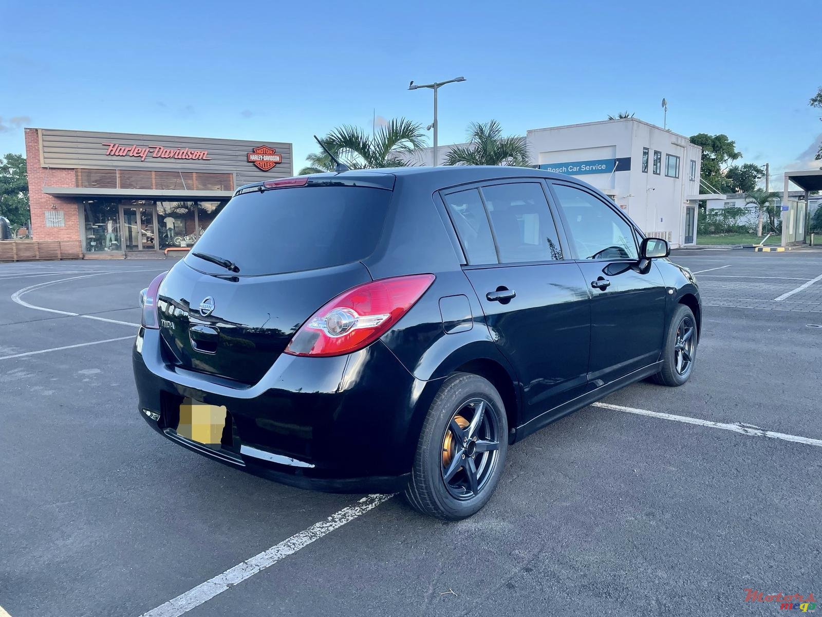 2011' Nissan Tiida photo #5