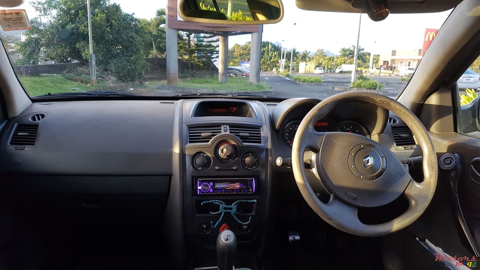 2004' Renault None photo #4