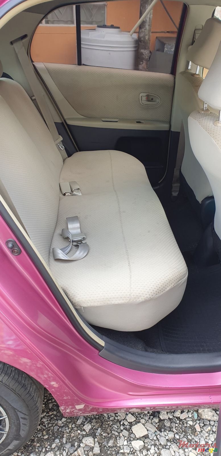 2006' Toyota Vitz photo #5