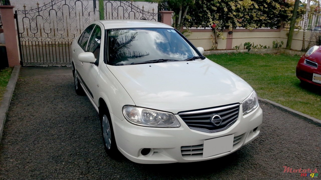 2011' Nissan Almera photo #1