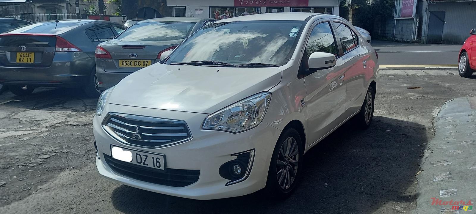 2016' Mitsubishi Attrage photo #2