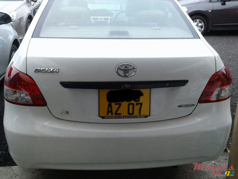 2007' Toyota Belta photo #2