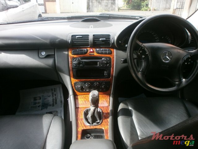 2004' Mercedes-Benz C180 Kompressor photo #6
