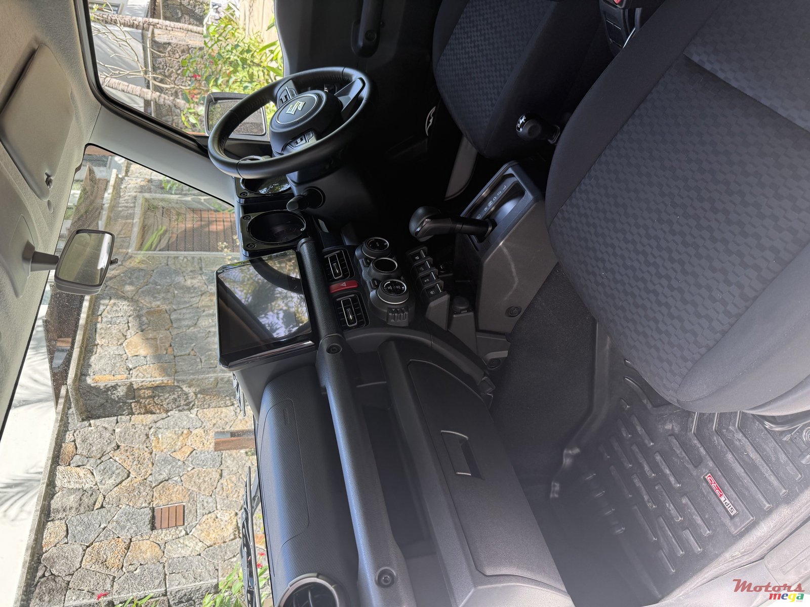 2025' Suzuki Jimny 5-Door GLX Automatic 1.5L photo #5