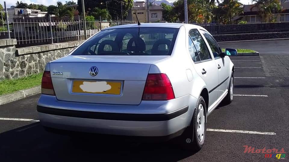 2002' Volkswagen Bora photo #4