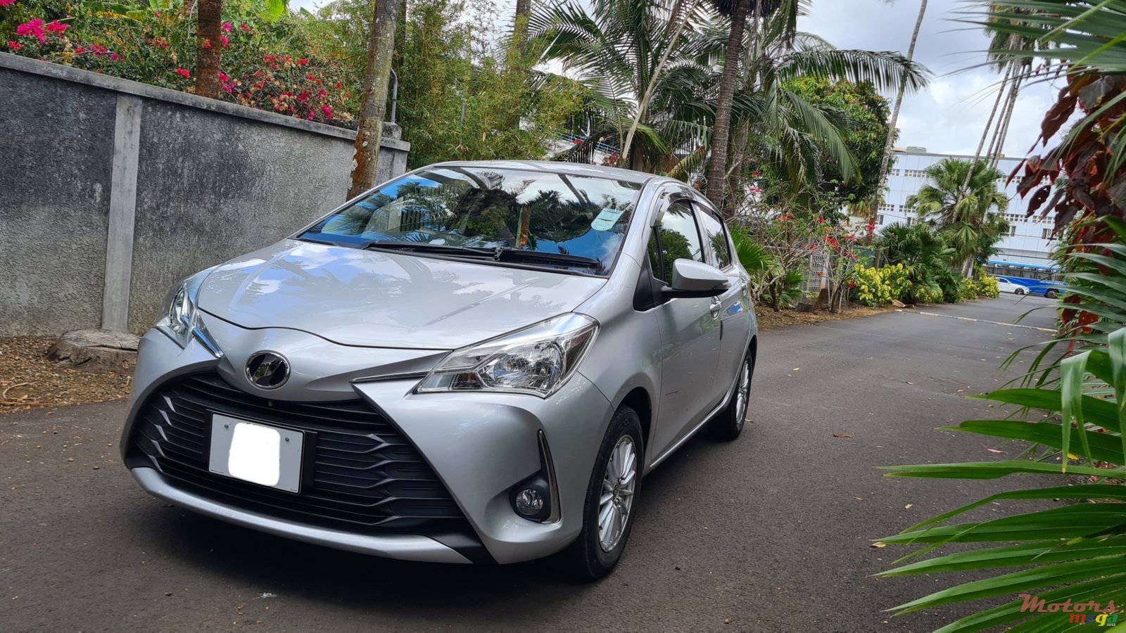 2017' Toyota Vitz 1330cc photo #1