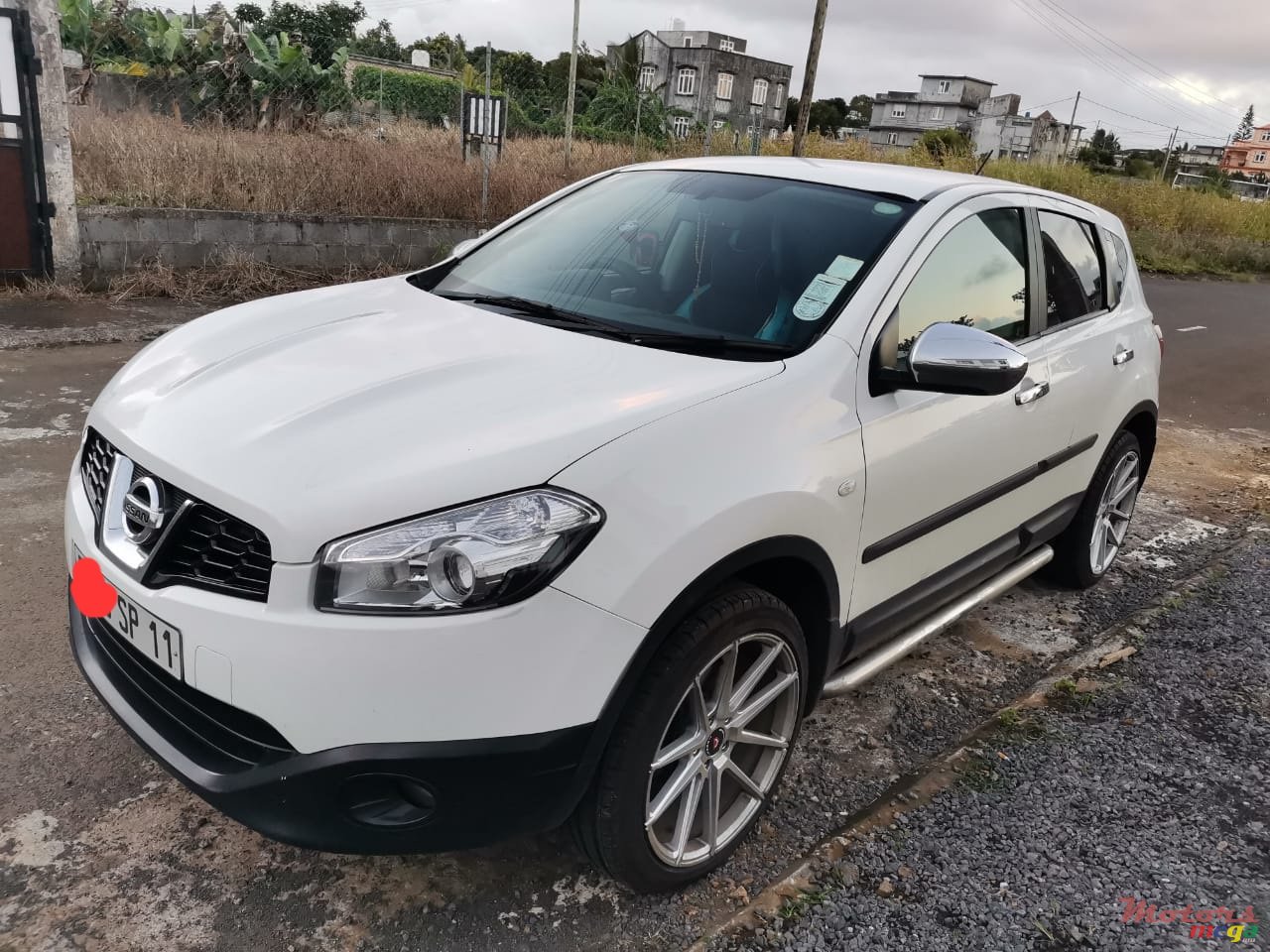 2011' Nissan Qashqai Original photo #1