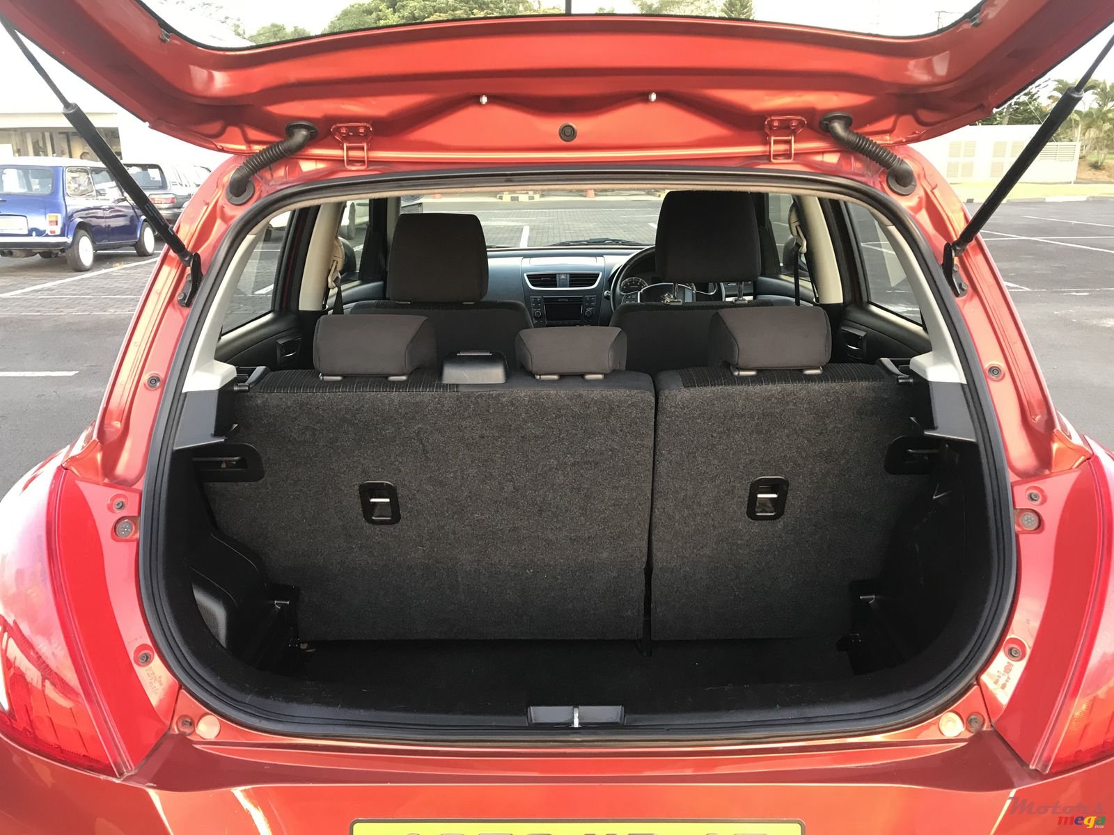 2015' Suzuki Swift photo #6