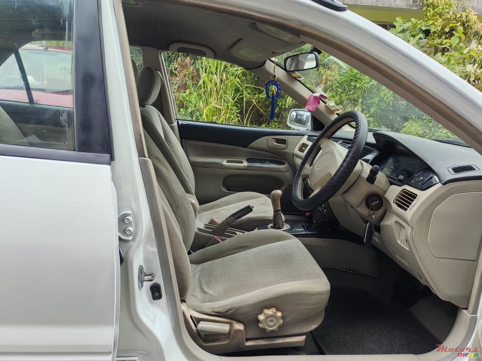 2005' Mitsubishi Lancer photo #7