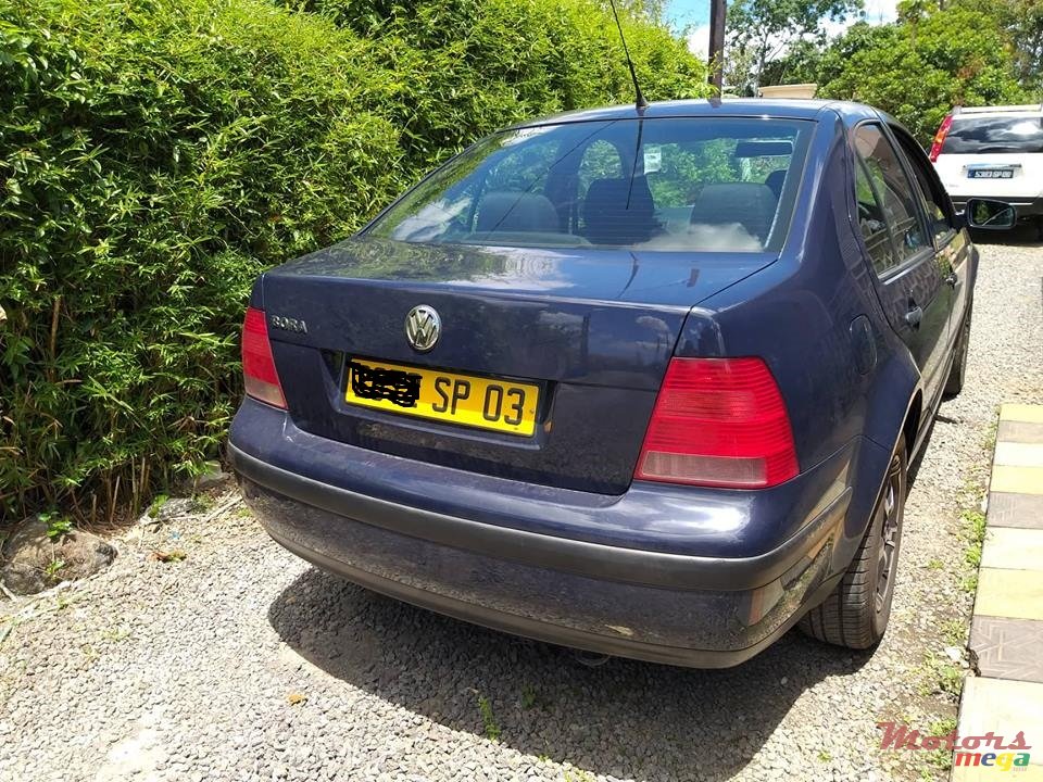 2003' Volkswagen Bora 1.4L PETROL photo #2