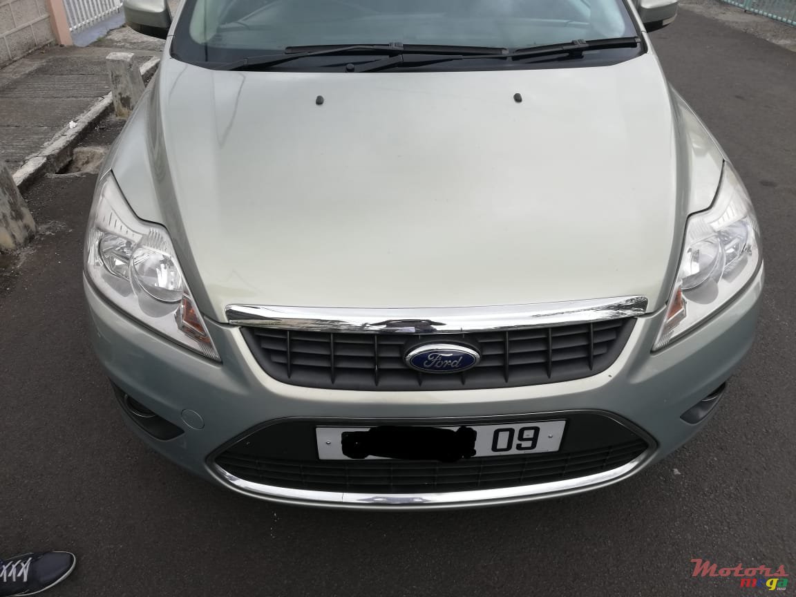 2009' Ford Focus photo #4