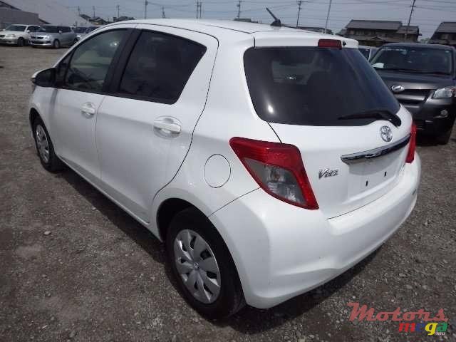 2014' Toyota Vitz photo #1