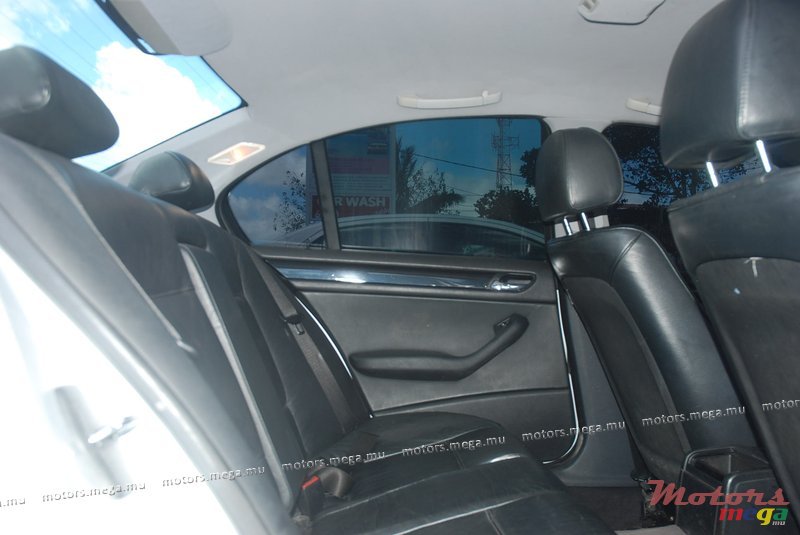 2000' BMW 3 Series Sedan photo #2