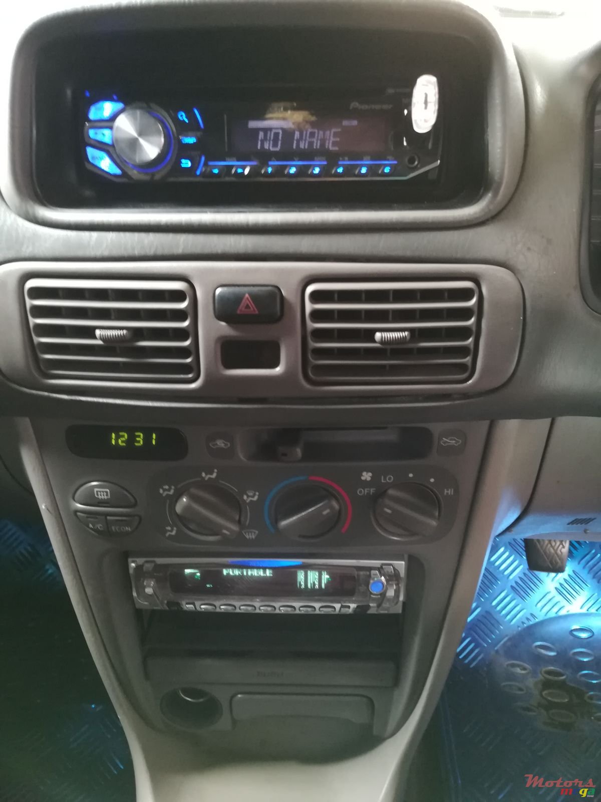 1999' Toyota Corolla none photo #7