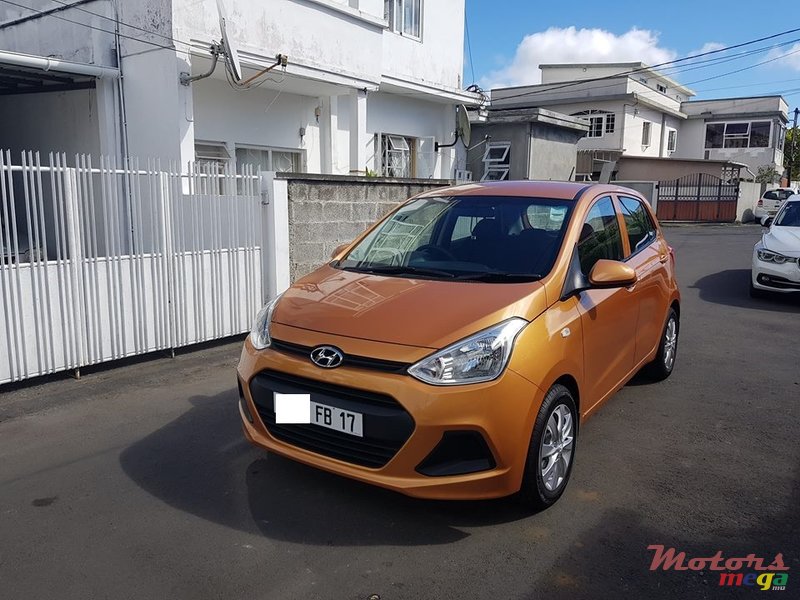 2017' Hyundai Grand i10 photo #2