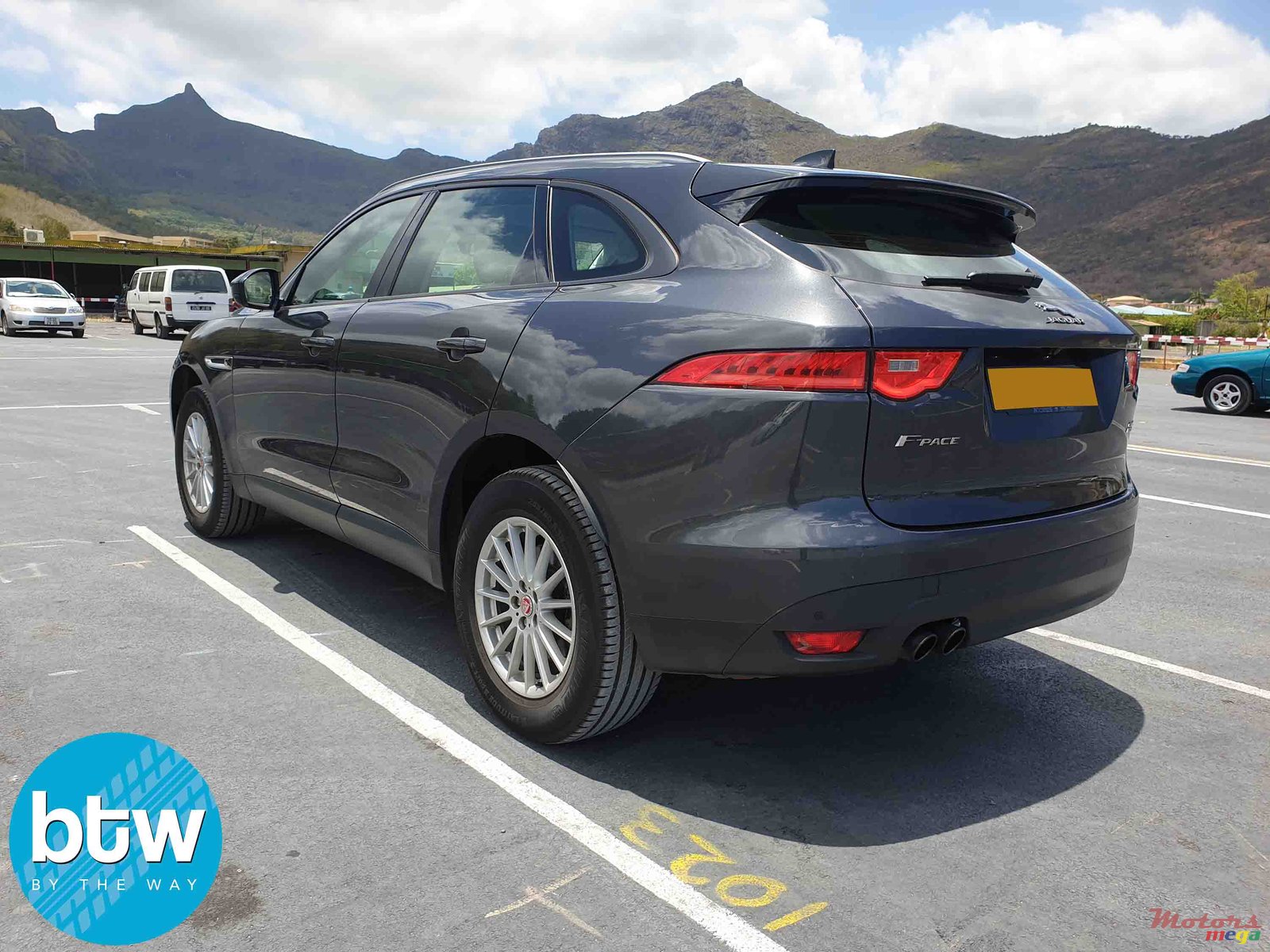 2016' Jaguar F-Type F-Pace photo #2