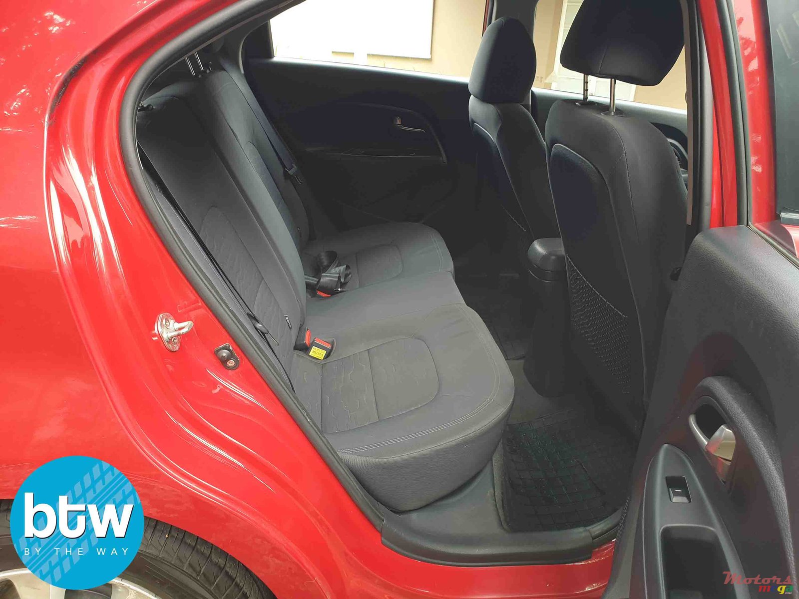 2011' Kia Rio photo #3