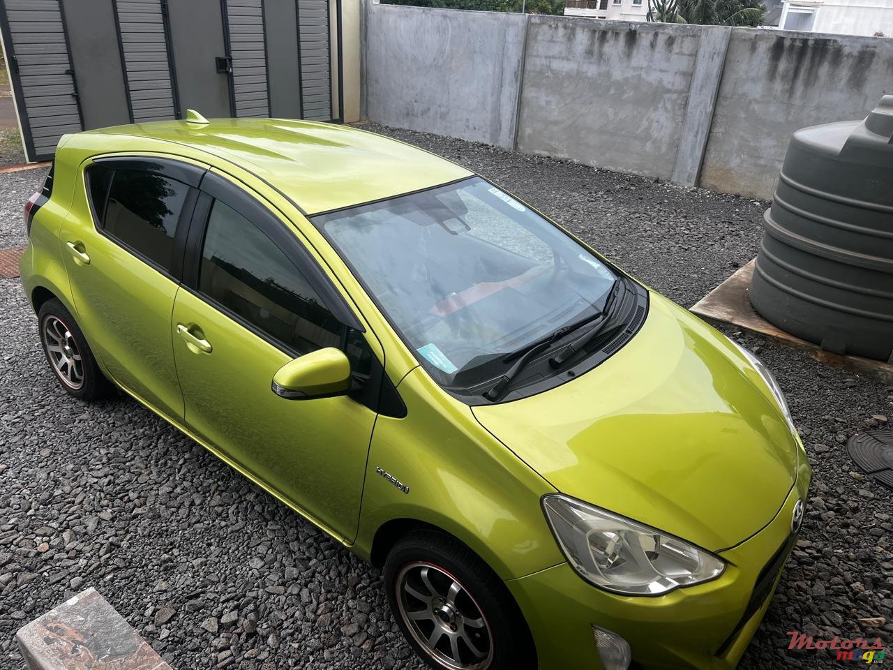 2016' Toyota Aqua photo #3