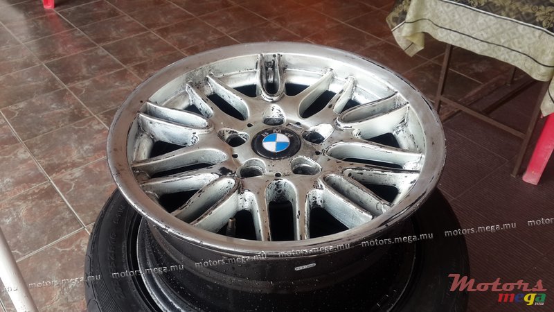 2000' BMW Alloy Wheel 16" photo #1