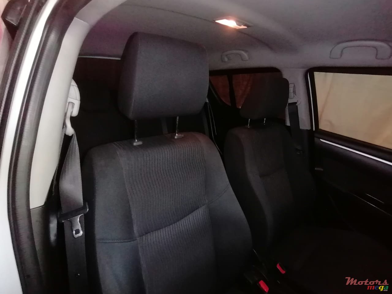 2012' Suzuki Swift photo #2