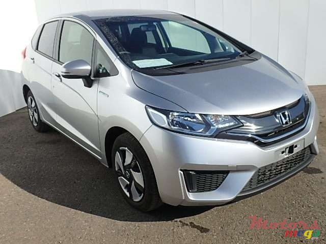 2014' Honda Fit Hybrid photo #1