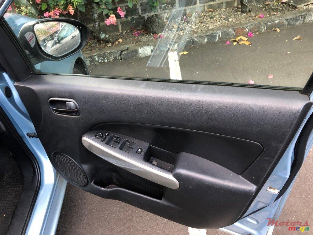 2008' Mazda Demio photo #7